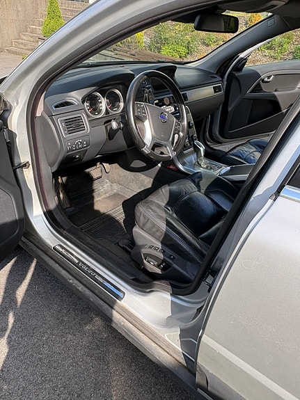 Volvo XC70 12 of 19