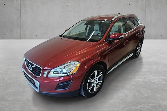 Volvo XC60 2 of 30
