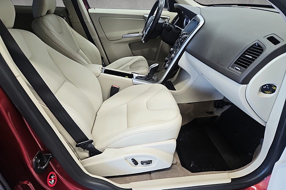 Volvo XC60 17 of 30