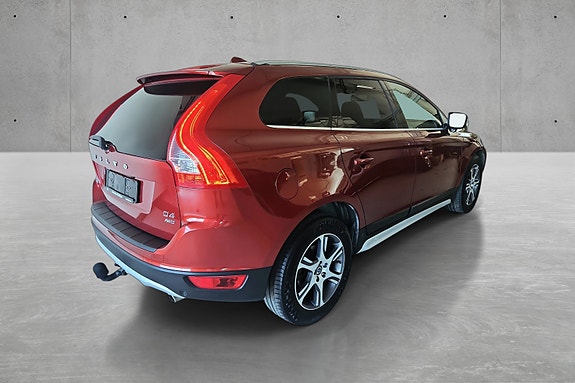Volvo XC60 8 of 30
