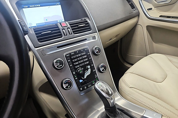 Volvo XC60 30 of 30