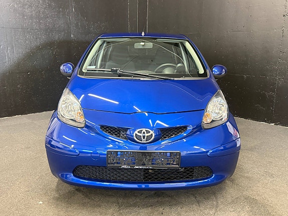 Toyota Aygo 2 of 16