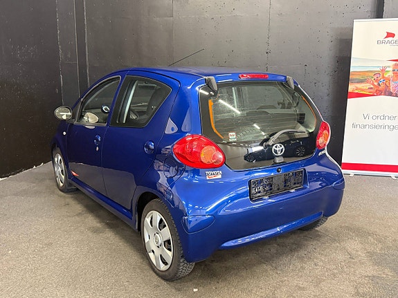 Toyota Aygo 4 of 16