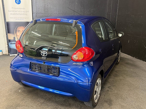 Toyota Aygo 6 of 16