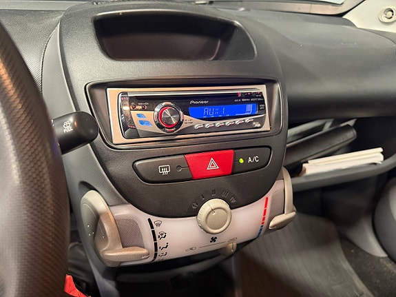 Toyota Aygo 11 of 16