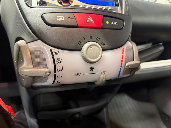 Toyota Aygo 12 of 16