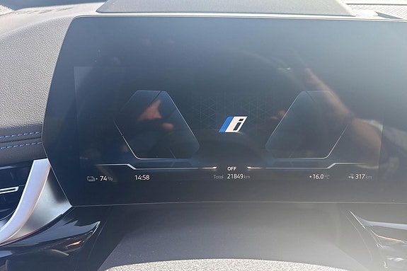 BMW iX1 15 of 18