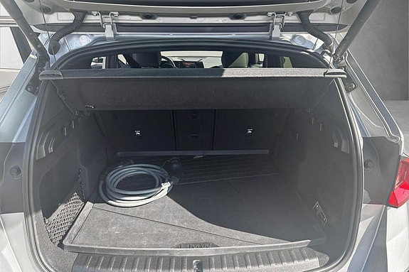 BMW iX1 16 of 18