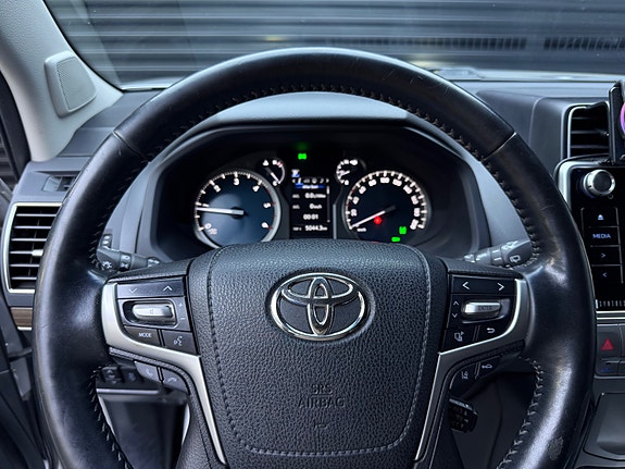 Toyota Land Cruiser 15 of 30