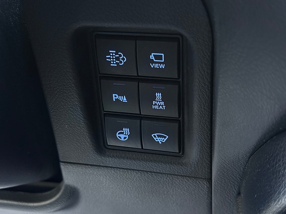 Toyota Land Cruiser 30 of 30