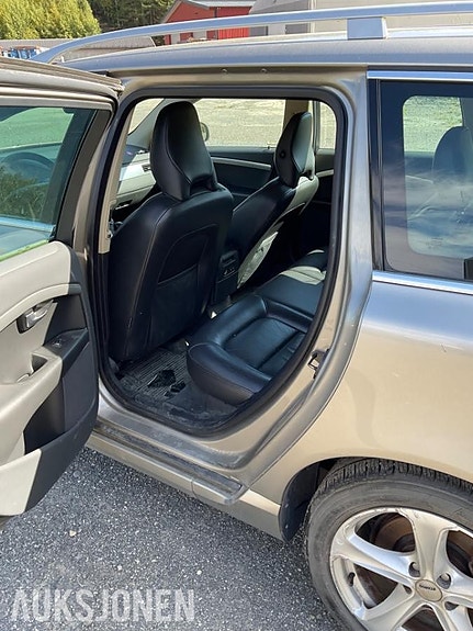Volvo V70 10 of 14