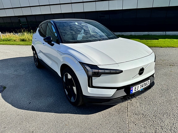 Volvo EX30 2 of 20