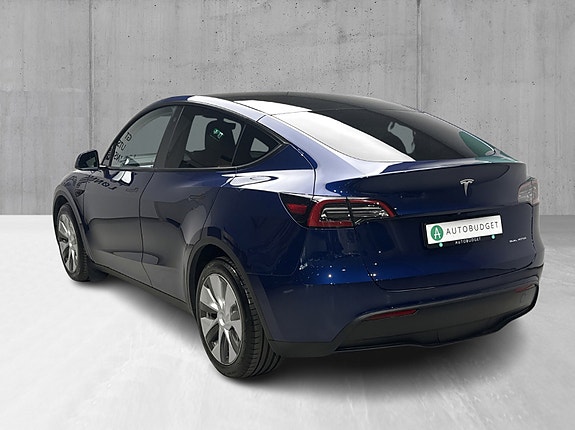 Tesla Model Y 6 of 23