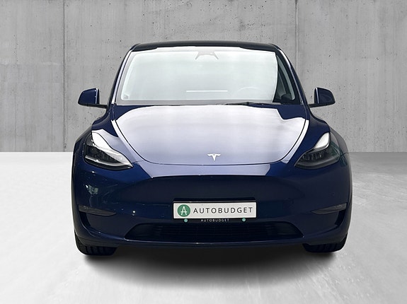 Tesla Model Y 4 of 23