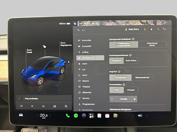 Tesla Model Y 13 of 23