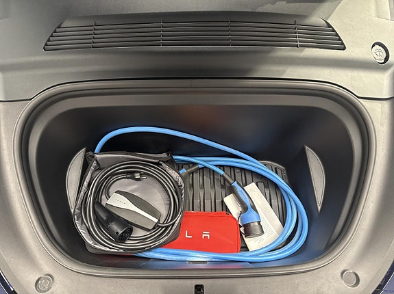Tesla Model Y 20 of 23
