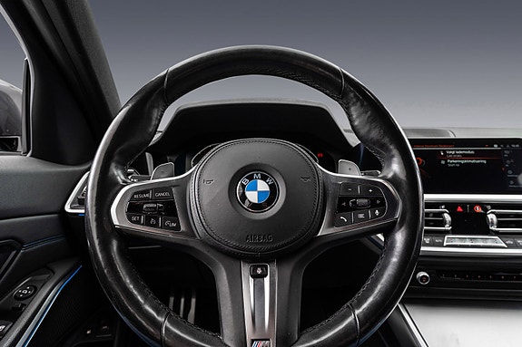 BMW 330e 26 of 30