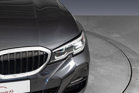 BMW 330e 17 of 30