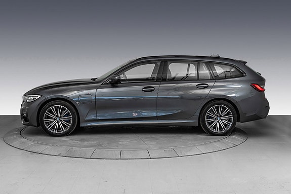 BMW 330e 3 of 30