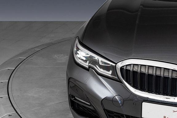 BMW 330e 16 of 30