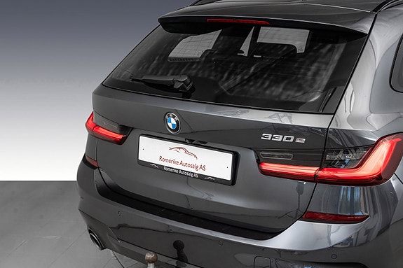 BMW 330e 12 of 30