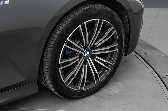 BMW 330e 14 of 30