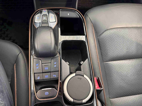 Hyundai IONIQ 10 of 21