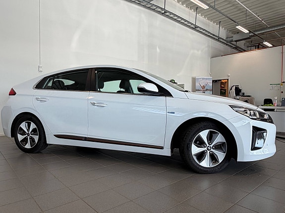 Hyundai IONIQ 2 of 21