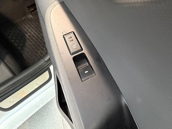 Hyundai IONIQ 16 of 21
