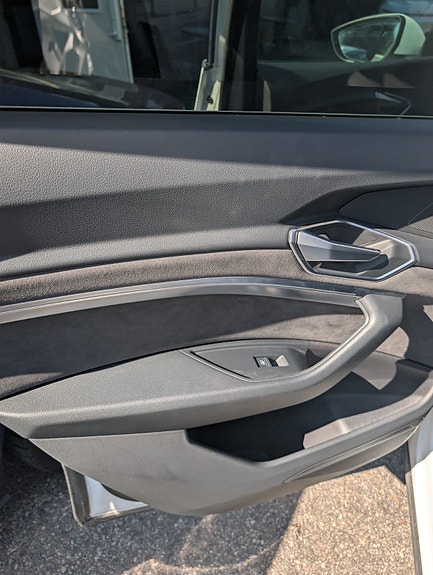 Audi e-tron 17 of 24