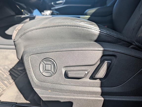 Audi e-tron 9 of 24