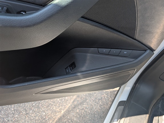 Audi e-tron 12 of 24