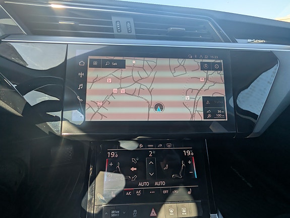 Audi e-tron 4 of 24