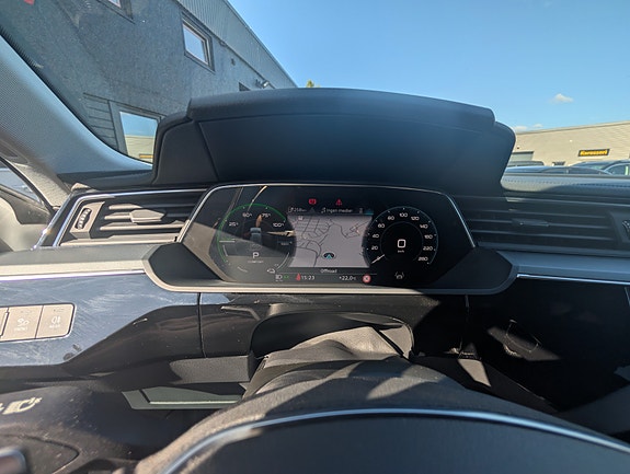 Audi e-tron 7 of 24