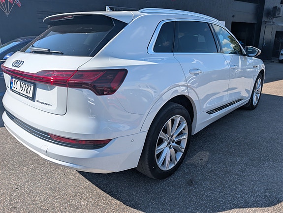 Audi e-tron 24 of 24