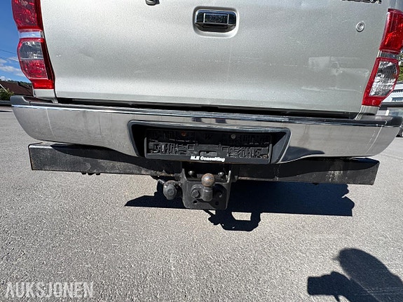 Toyota HiLux 21 of 30