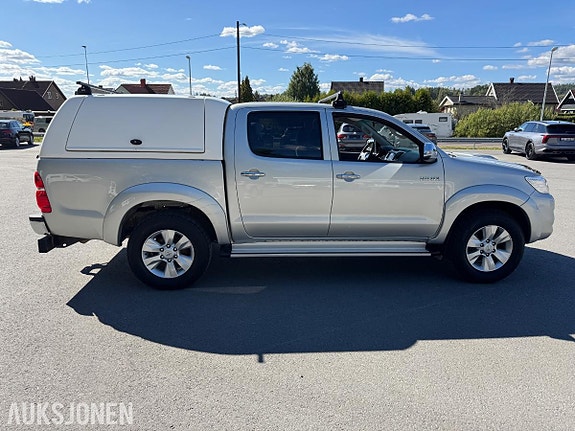 Toyota HiLux 6 of 30