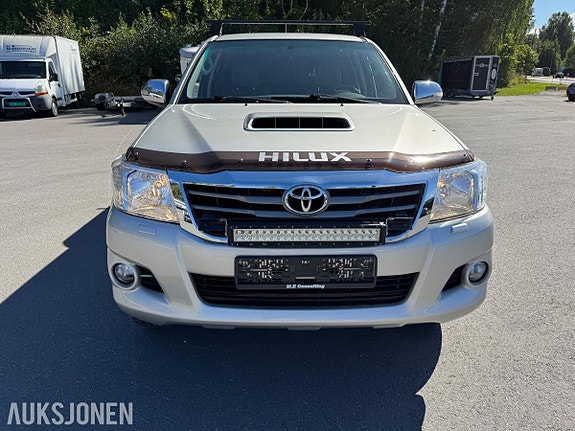 Toyota HiLux 8 of 30