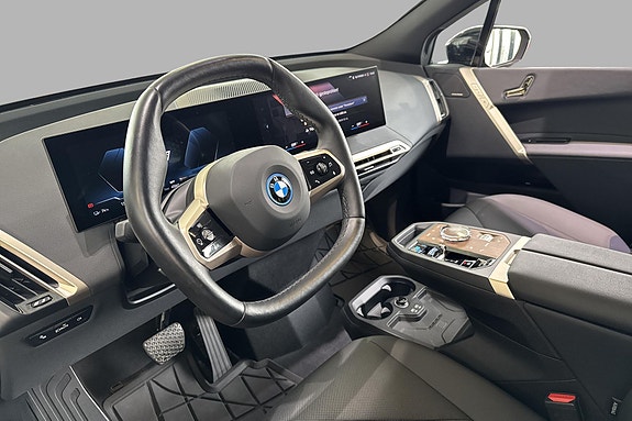 BMW iX 5 of 15