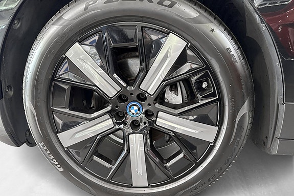 BMW iX 15 of 15