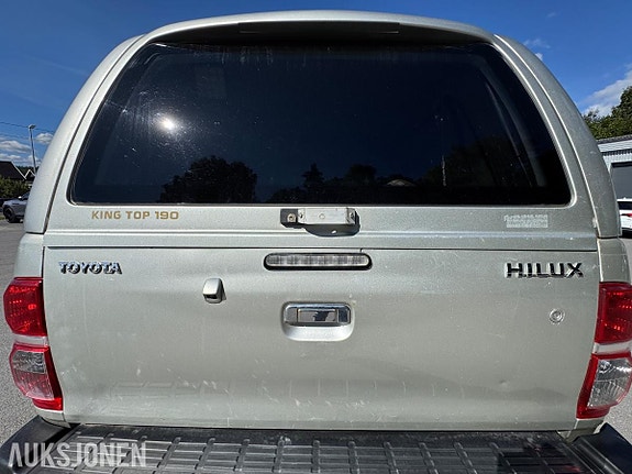 Toyota HiLux 19 of 30