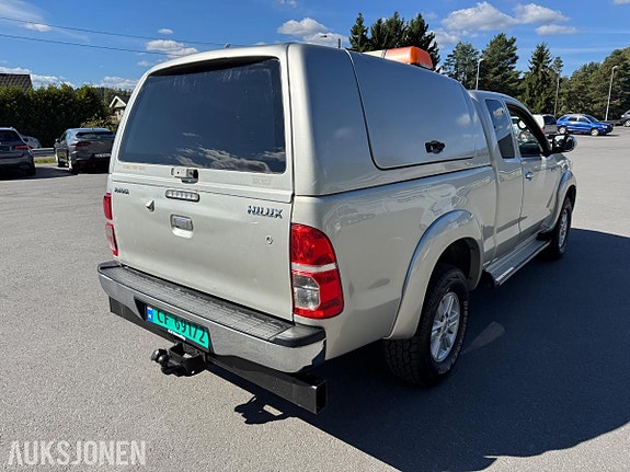 Toyota HiLux 5 of 30