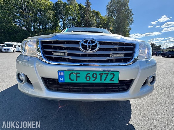 Toyota HiLux 11 of 30