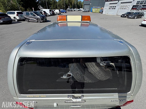 Toyota HiLux 18 of 30