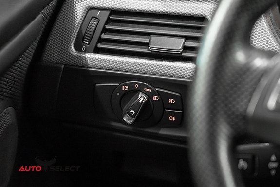 BMW 320d 26 of 30