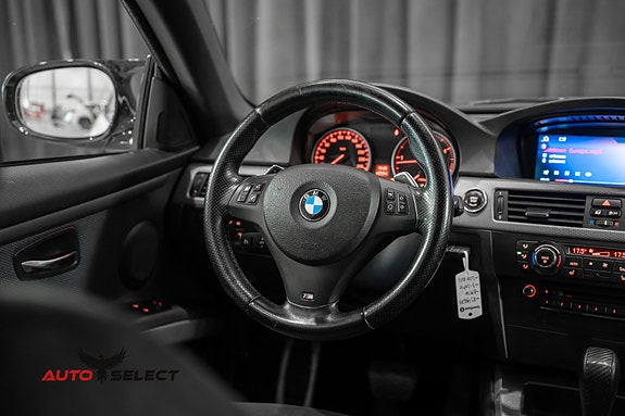 BMW 320d 24 of 30