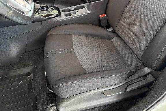 Nissan Leaf 8 of 26