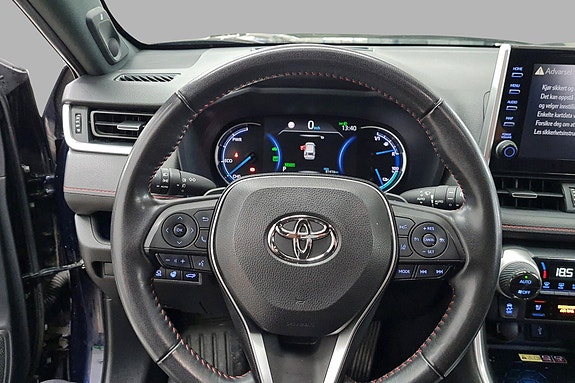 Toyota RAV4 Plug-in Hybrid 5 of 5