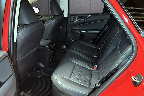 Lexus NX450h 12 of 23