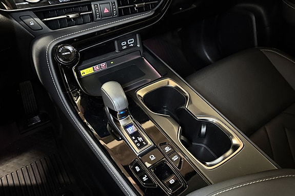 Lexus NX450h 17 of 23